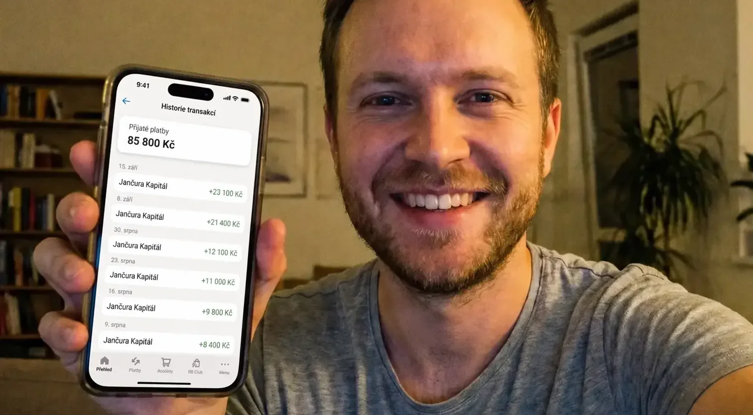 Jan Novotný ukazuje historii transakcí z Eisen Peak na svém telefonu.